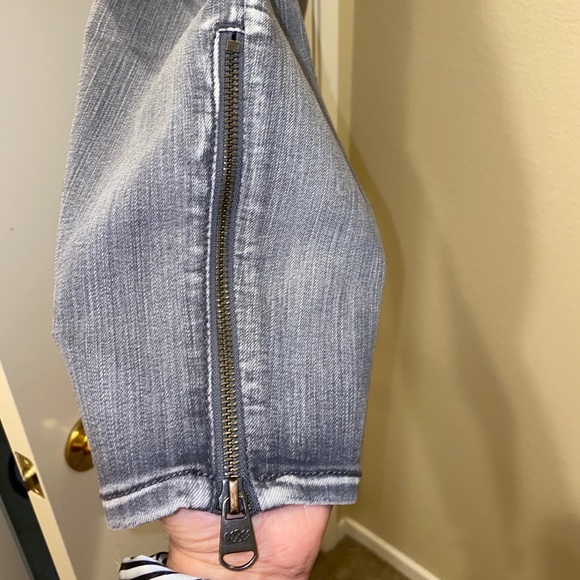 🔴NWOT🔴Torrid Grey Jeggings - Picture 4 of 5